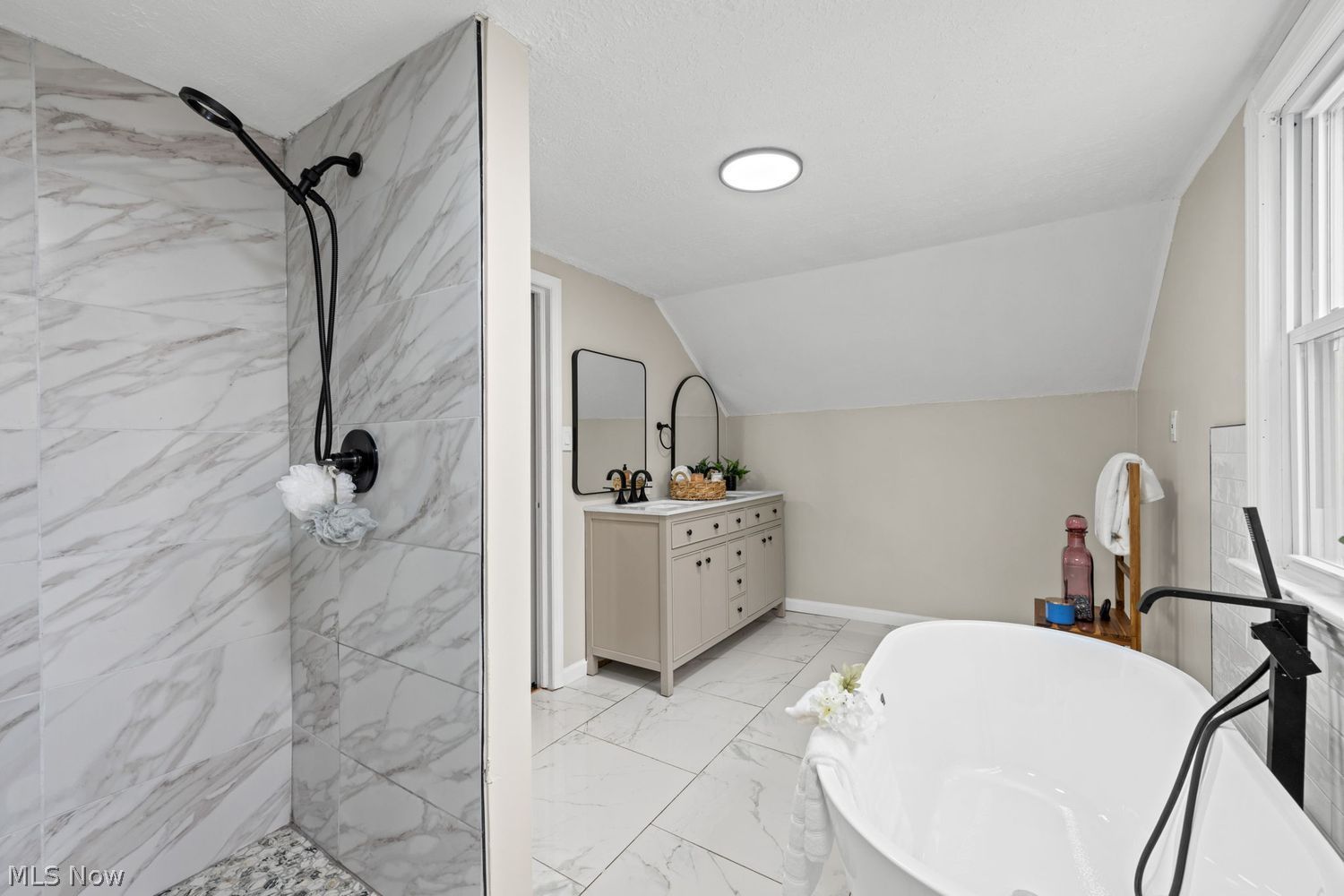 4198 Wyncote Road South Euclid OH 44121