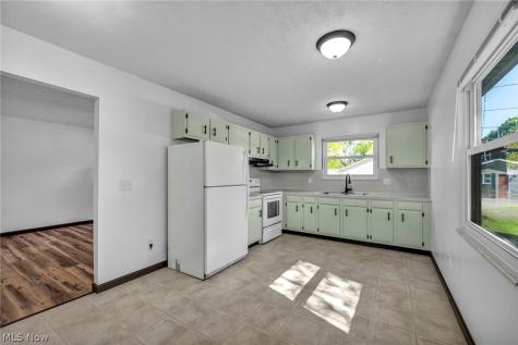 1144 Noble Street Barberton OH 44203