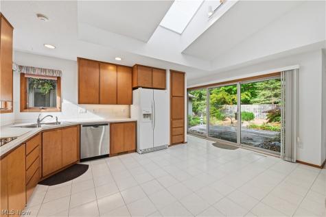 12302 Kronos Court Strongsville OH 44149