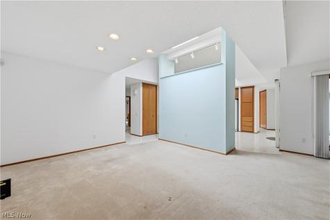 12302 Kronos Court Strongsville OH 44149