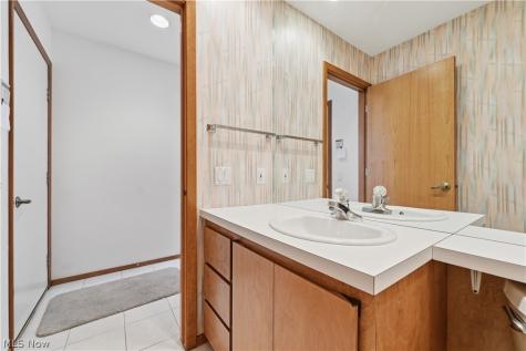 12302 Kronos Court Strongsville OH 44149