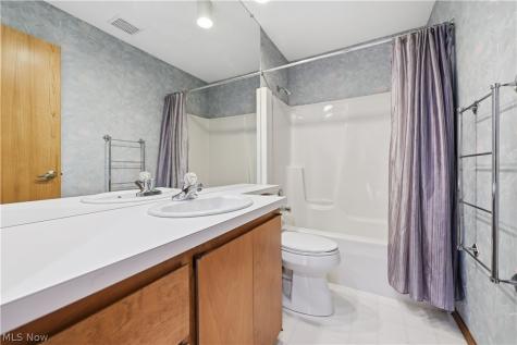 12302 Kronos Court Strongsville OH 44149