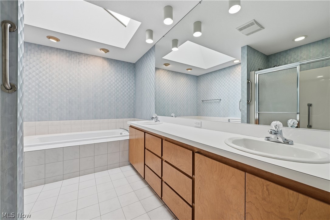 12302 Kronos Court Strongsville OH 44149