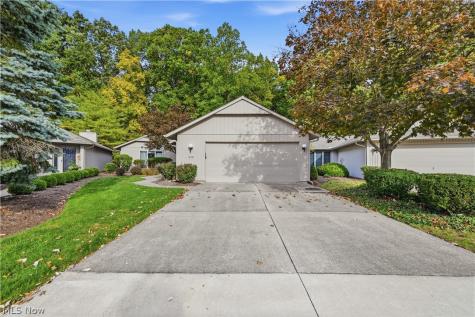 12302 Kronos Court Strongsville OH 44149