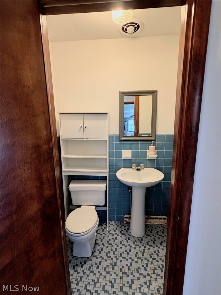 152 Fairdale Avenue Campbell OH 44405
