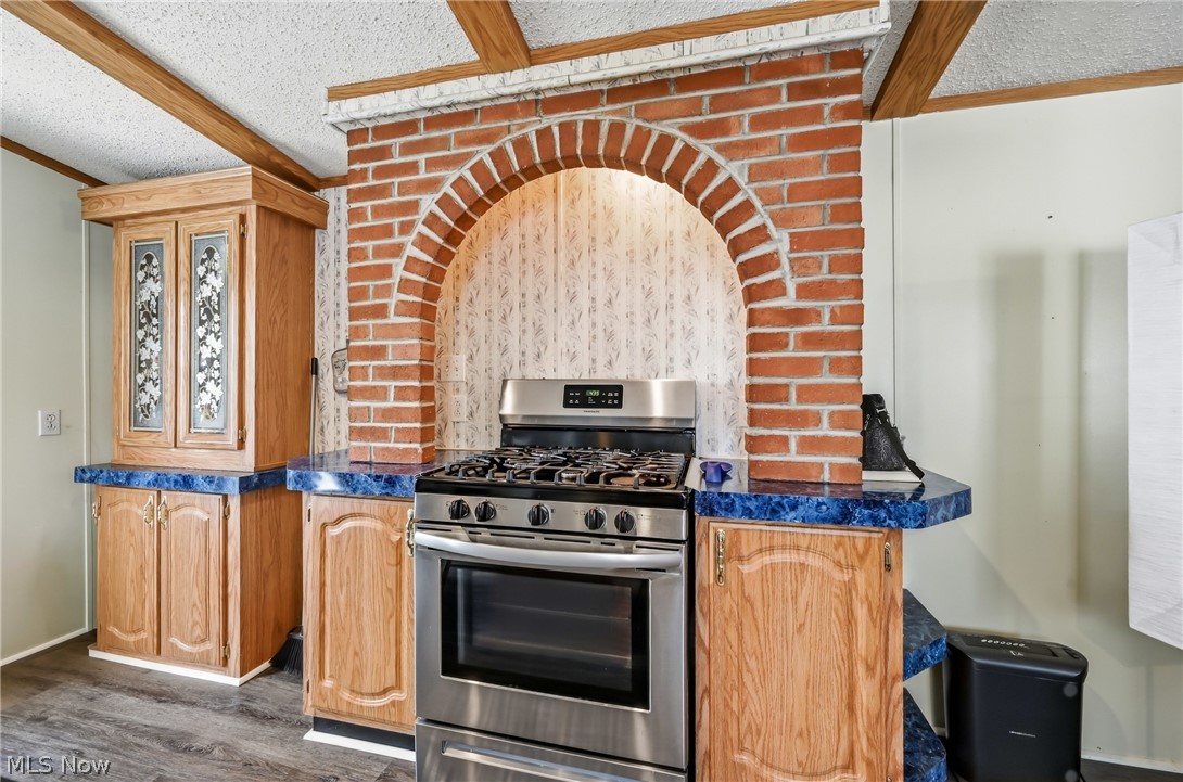 18 Oakwood Drive Beloit OH 44609
