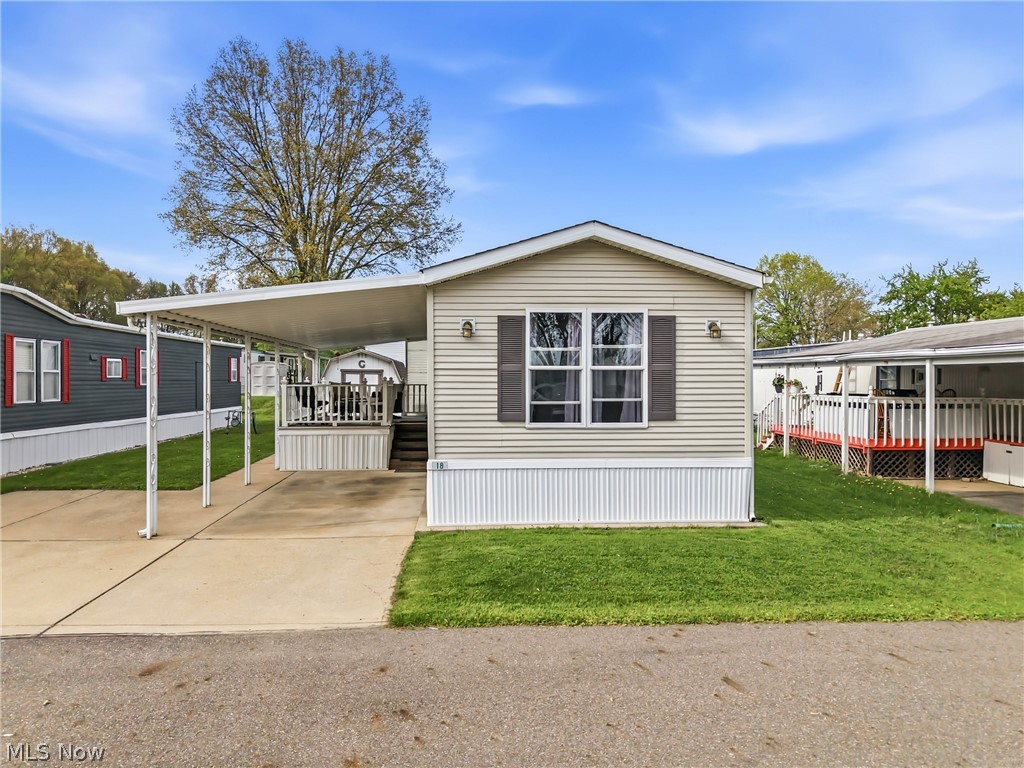 18 Oakwood Drive Beloit OH 44609