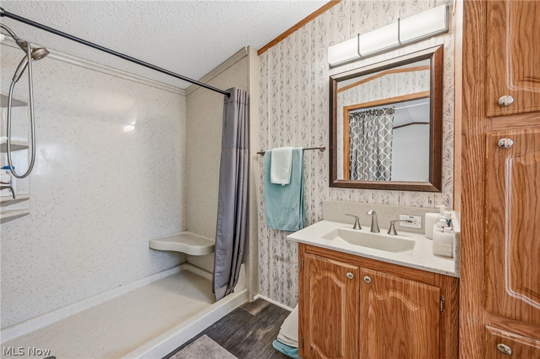 18 Oakwood Drive Beloit OH 44609