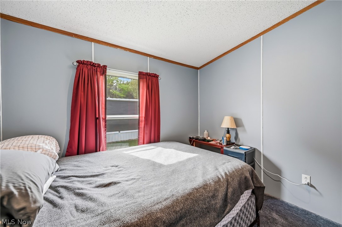18 Oakwood Drive Beloit OH 44609