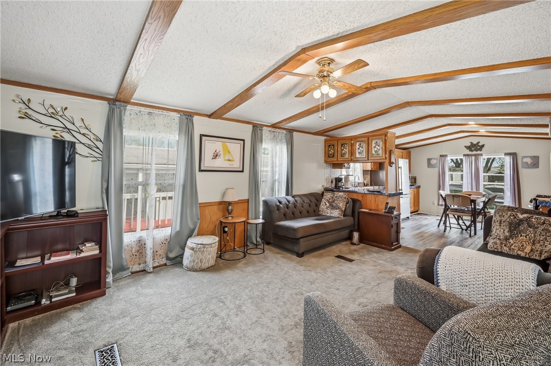 18 Oakwood Drive Beloit OH 44609