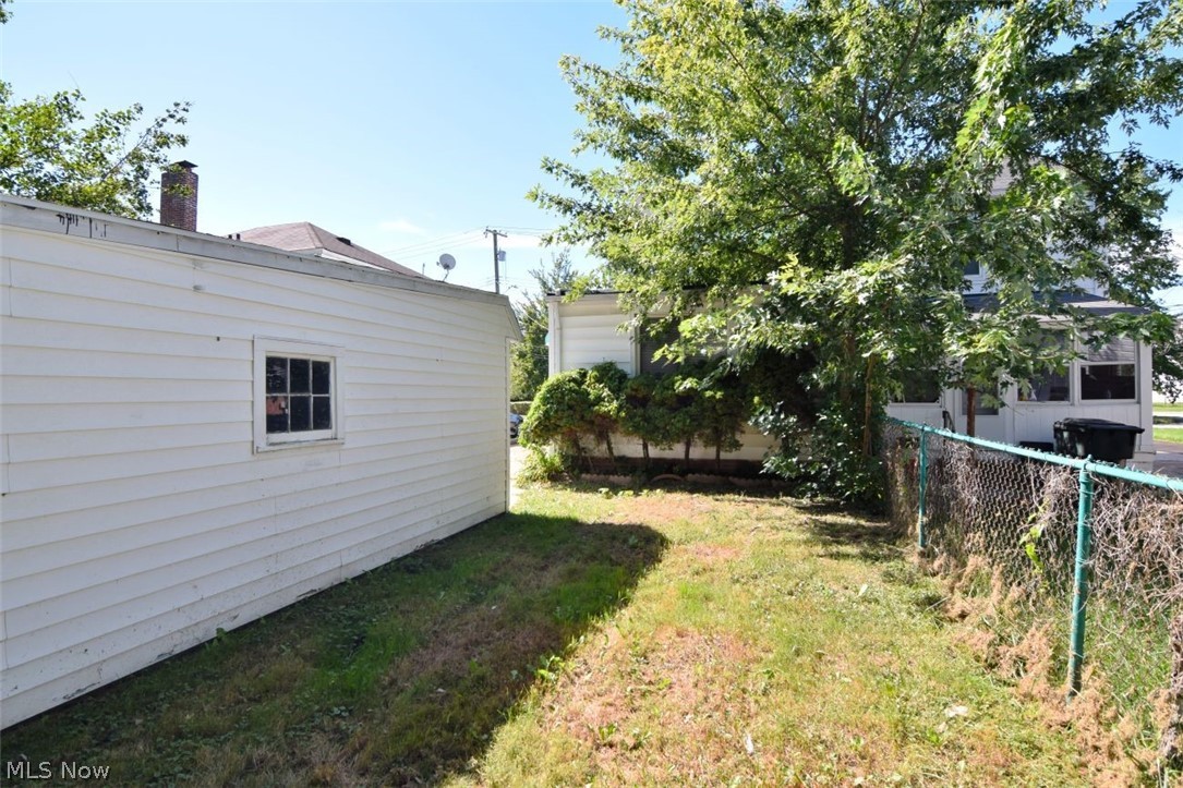 1427 E 252nd Street Euclid OH 44117