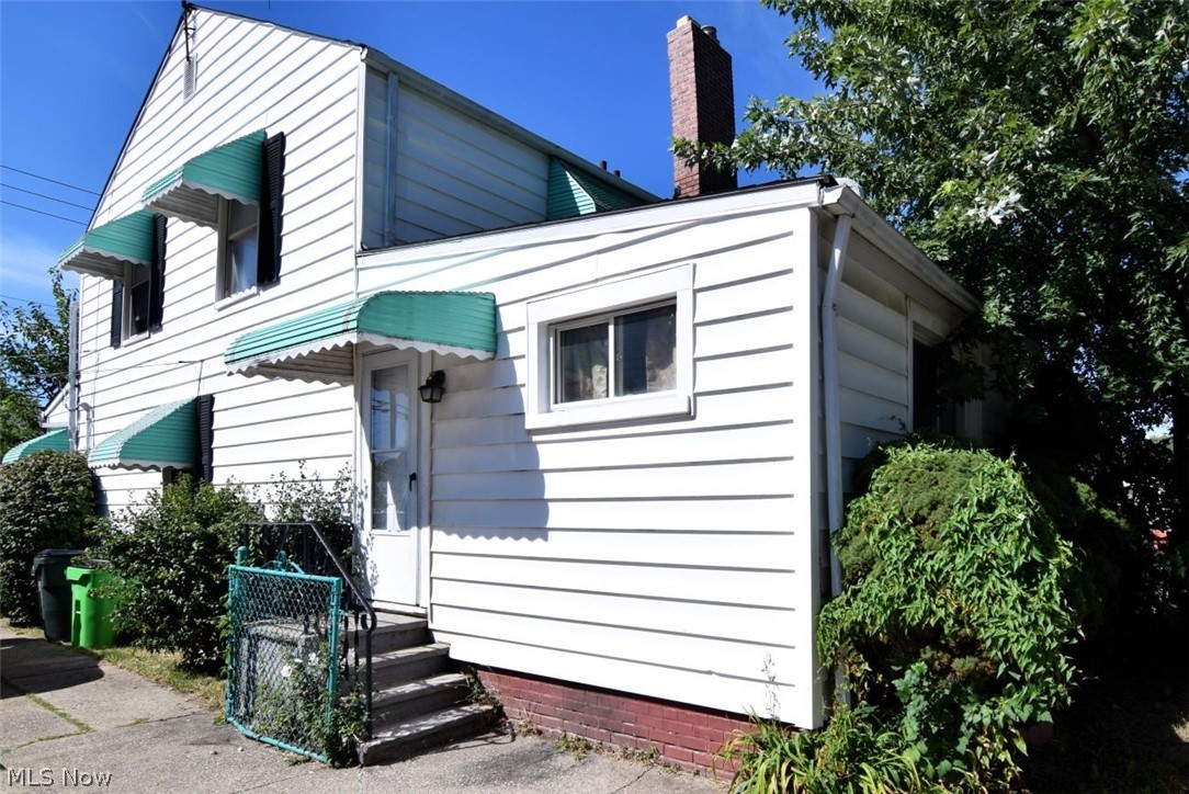 1427 E 252nd Street Euclid OH 44117