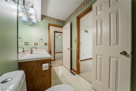 1211 Big Falls Avenue Akron OH 44310