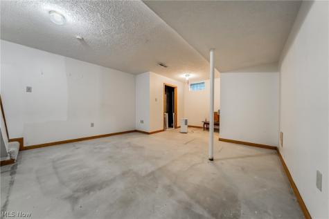 1211 Big Falls Avenue Akron OH 44310