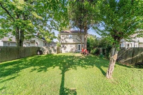 1211 Big Falls Avenue Akron OH 44310