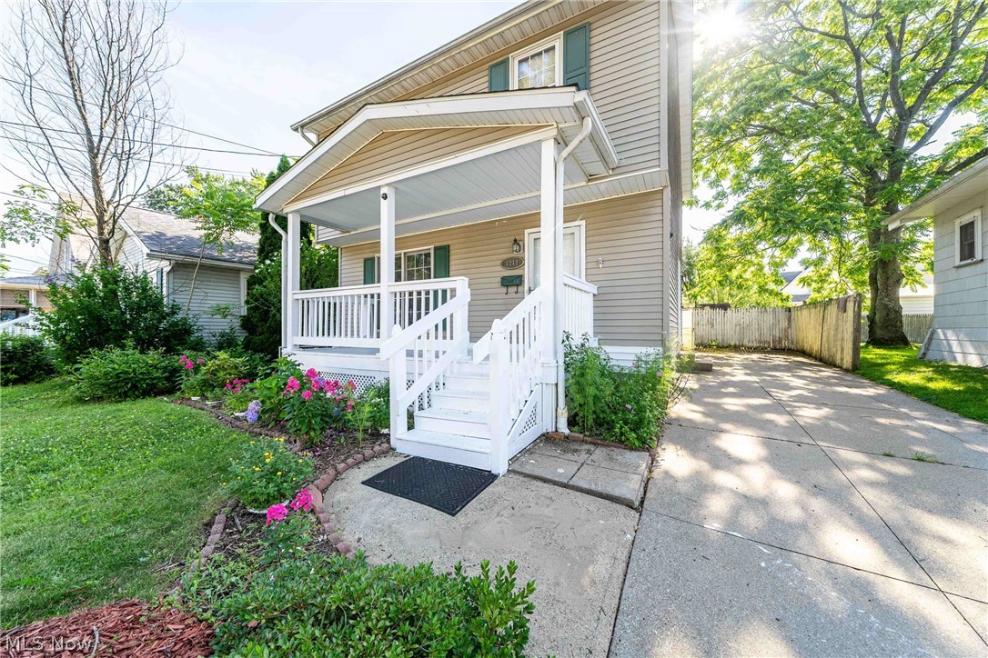 1211 Big Falls Avenue Akron OH 44310