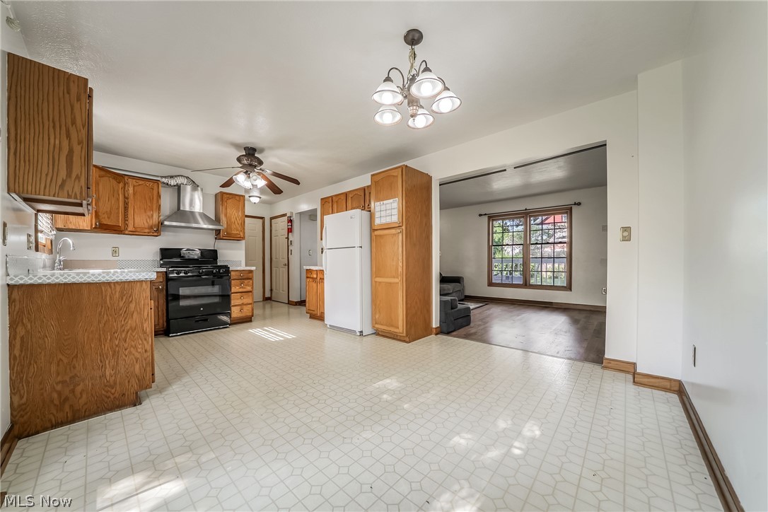 1211 Big Falls Avenue Akron OH 44310