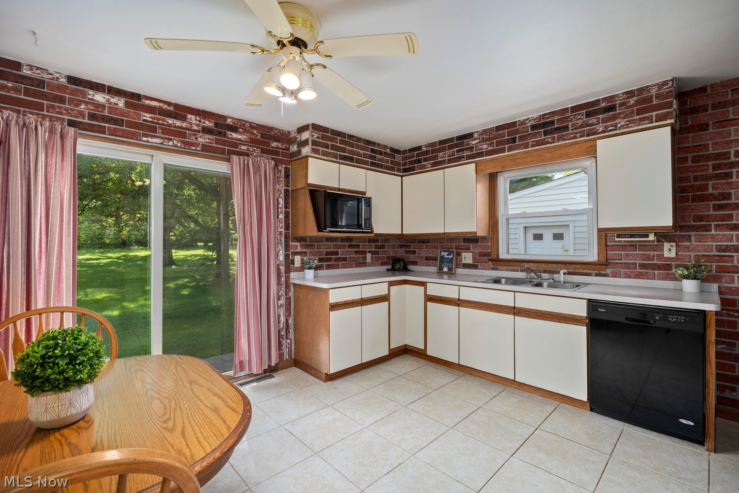14931 Drake Road Strongsville OH 44136