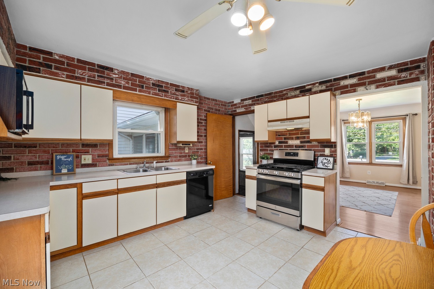 14931 Drake Road Strongsville OH 44136