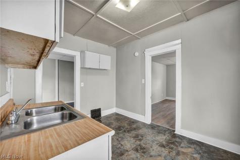 2917 Apple Avenue Lorain OH 44055