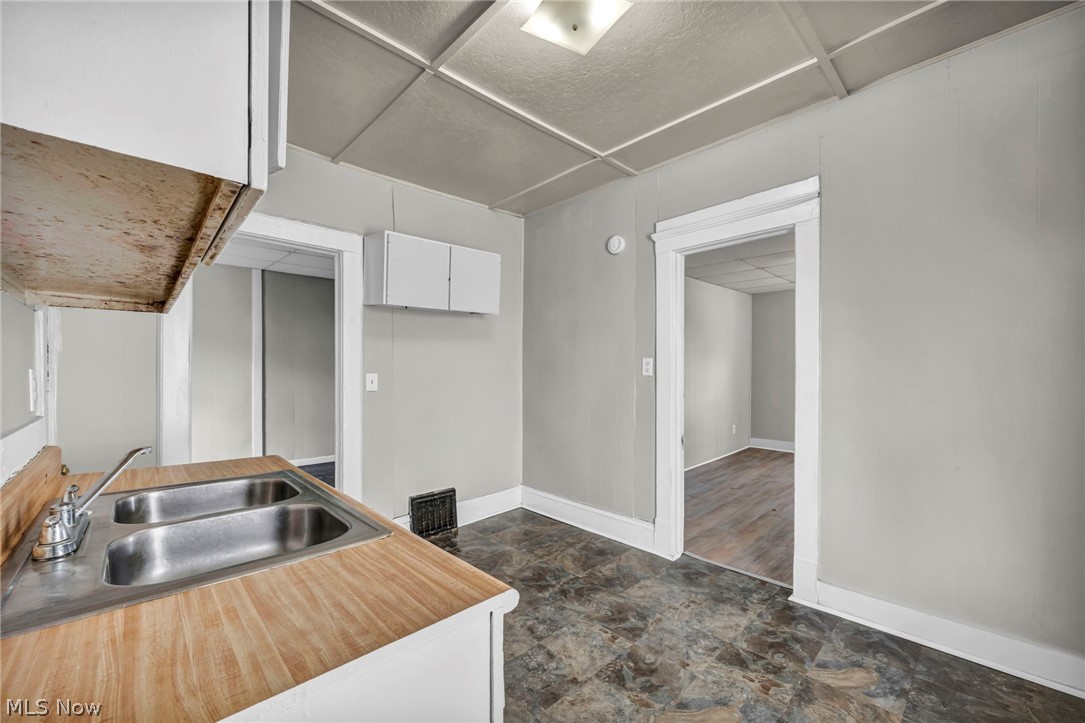 2917 Apple Avenue Lorain OH 44055