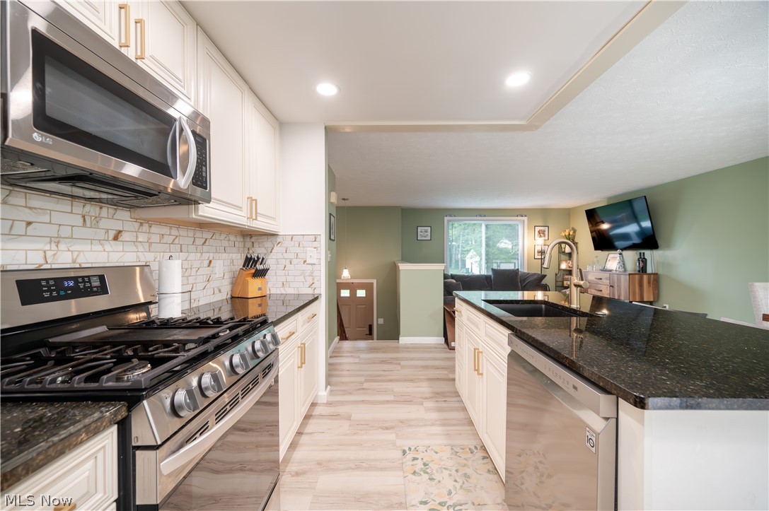 1431 Raccoon NE Howland OH 44484