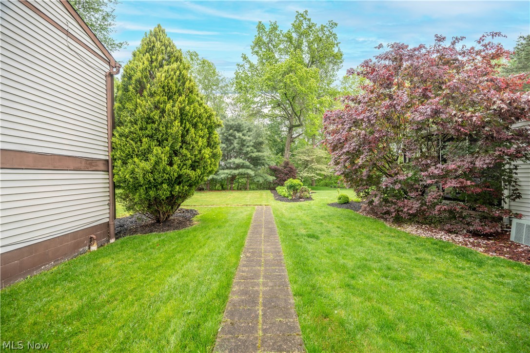 1431 Raccoon NE Howland OH 44484