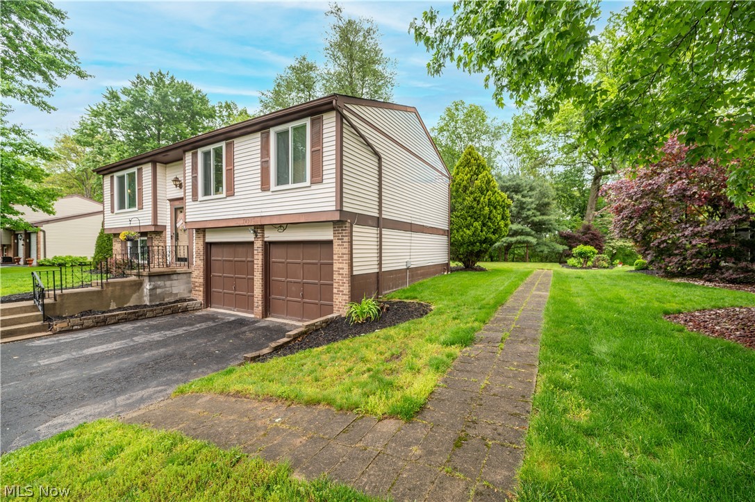 1431 Raccoon NE Howland OH 44484