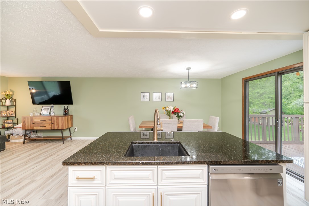 1431 Raccoon NE Howland OH 44484
