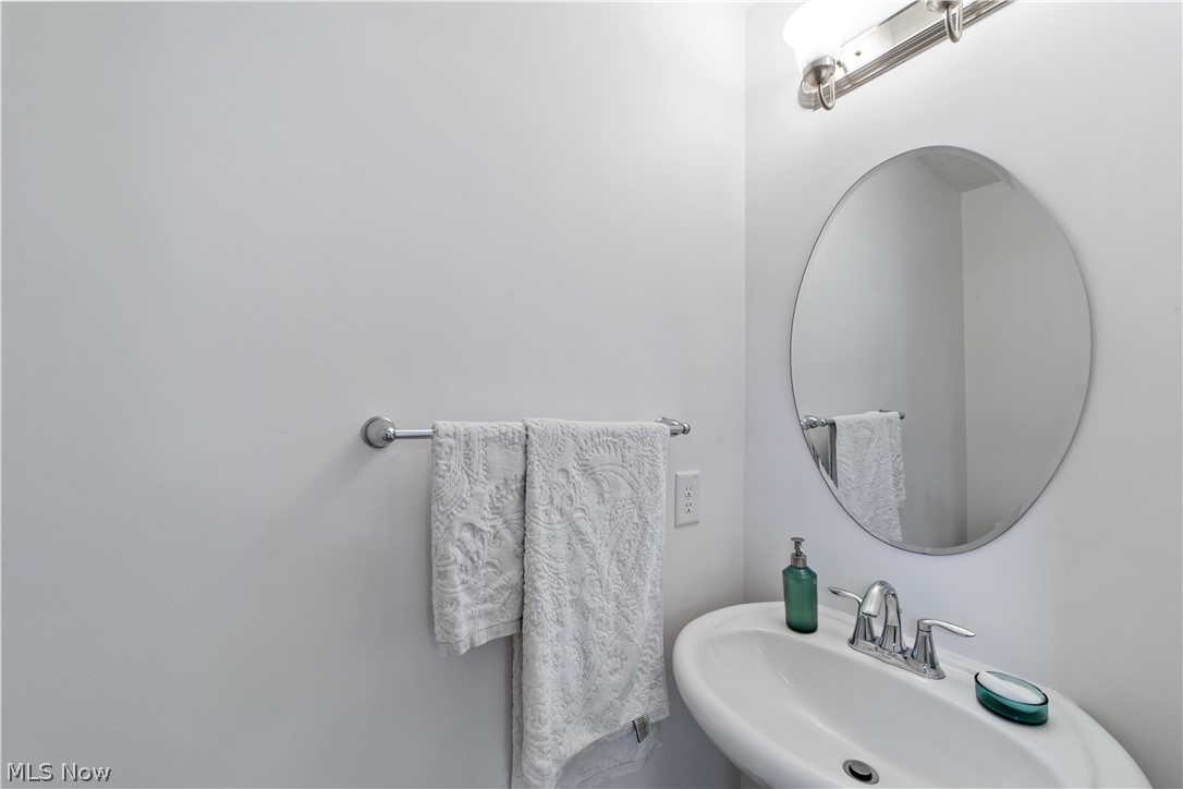 6120 Greenview Trail North Ridgeville OH 44039