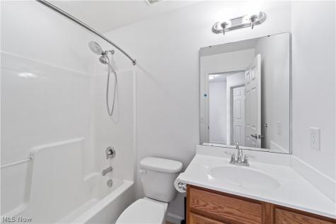 6120 Greenview Trail North Ridgeville OH 44039