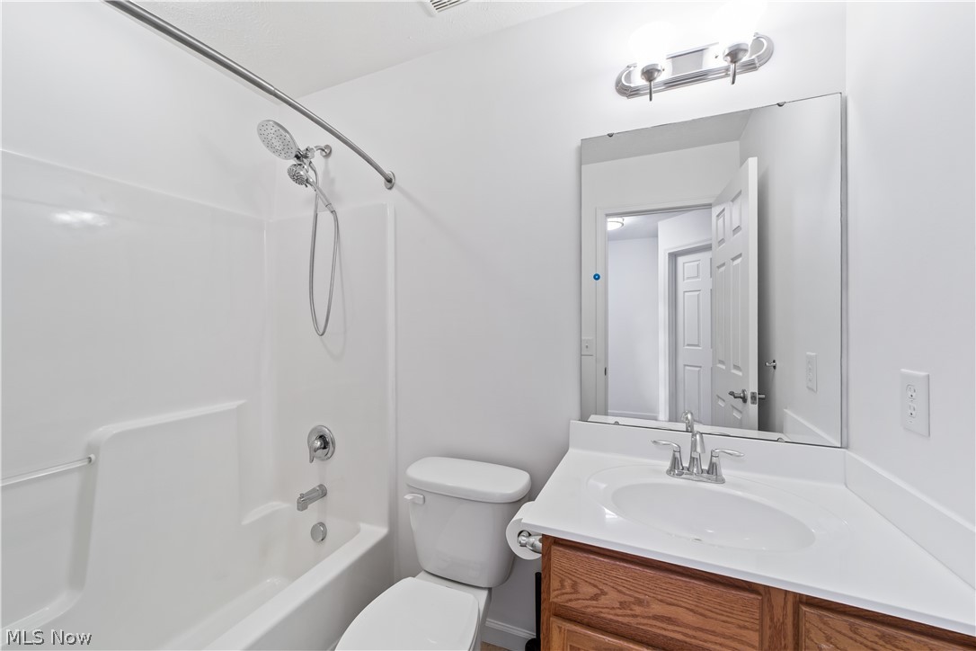 6120 Greenview Trail North Ridgeville OH 44039
