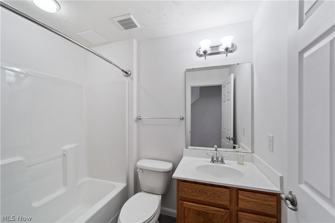 6120 Greenview Trail North Ridgeville OH 44039