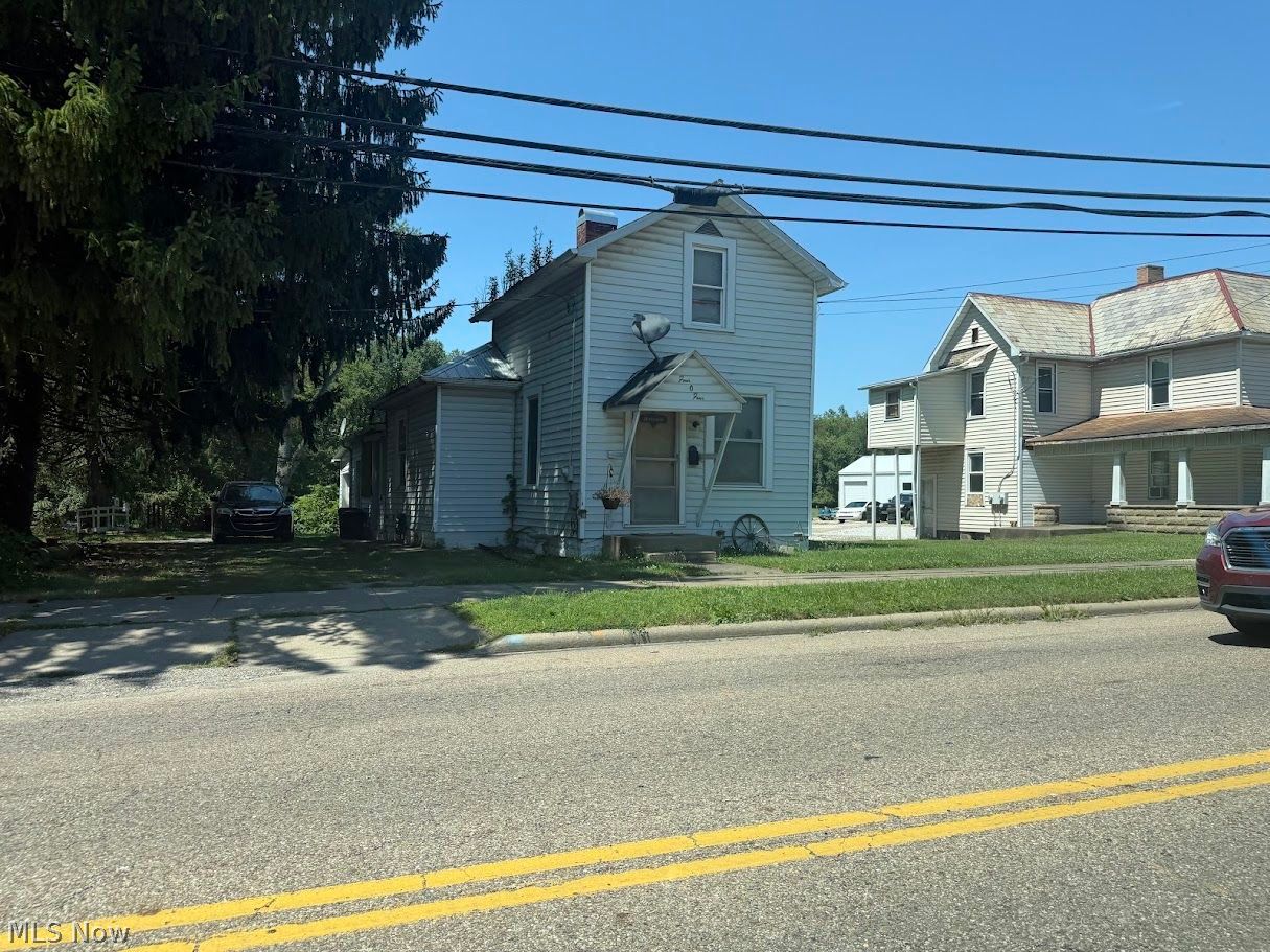 404 Beaver Avenue NE New Philadelphia OH 44663