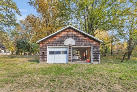 220 W Steels Corners Road Cuyahoga Falls OH 44223