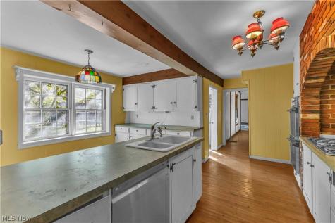 220 W Steels Corners Road Cuyahoga Falls OH 44223