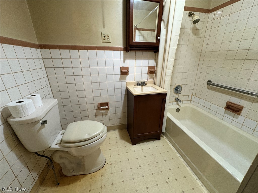 1520 E 27th Street Ashtabula OH 44004