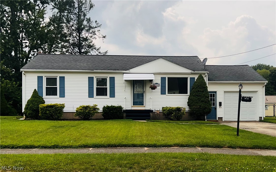 910 Gary Avenue Girard OH 44420
