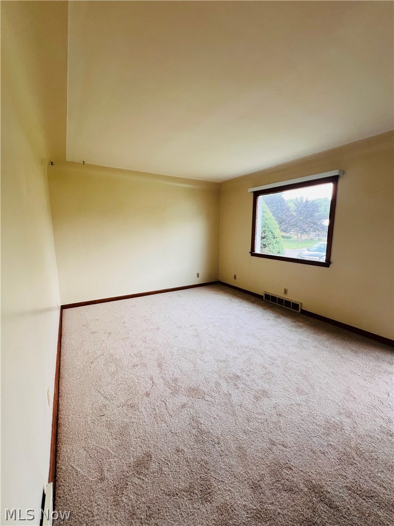 910 Gary Avenue Girard OH 44420
