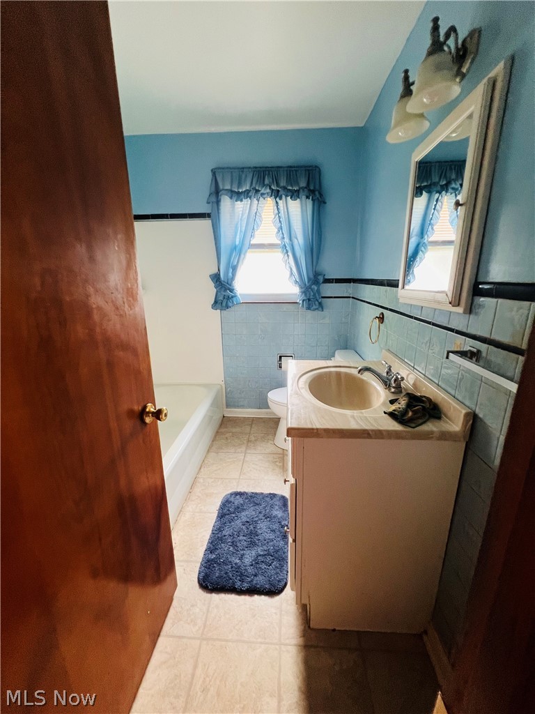 910 Gary Avenue Girard OH 44420