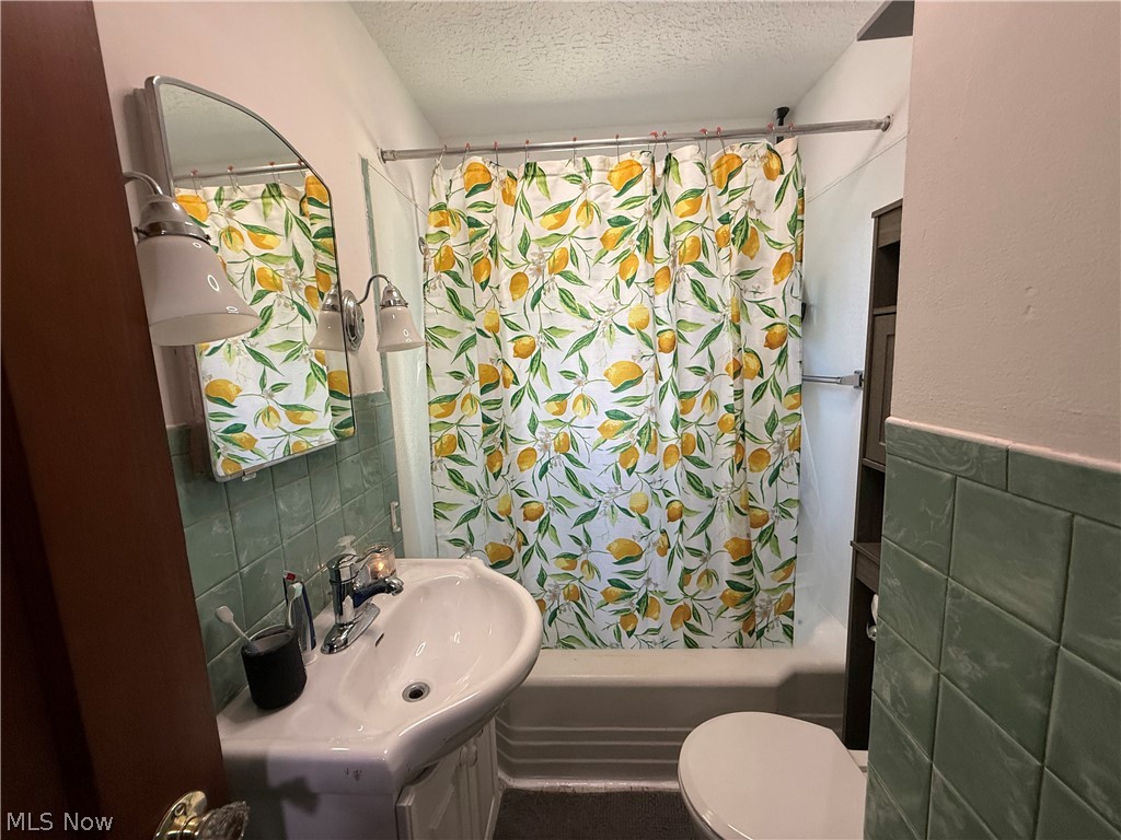 3195 Martha Drive Geneva OH 44041