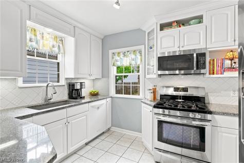 2592 Fenwick Road University Heights OH 44118