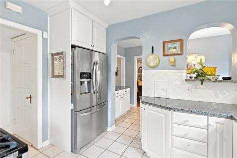 2592 Fenwick Road University Heights OH 44118