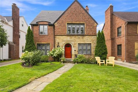 2592 Fenwick Road University Heights OH 44118