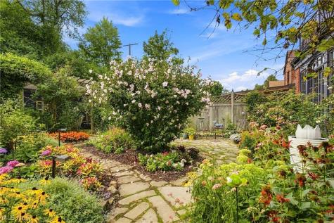 2592 Fenwick Road University Heights OH 44118