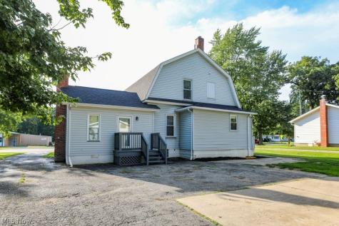 526 N Freedom Street Ravenna OH 44266