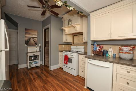526 N Freedom Street Ravenna OH 44266