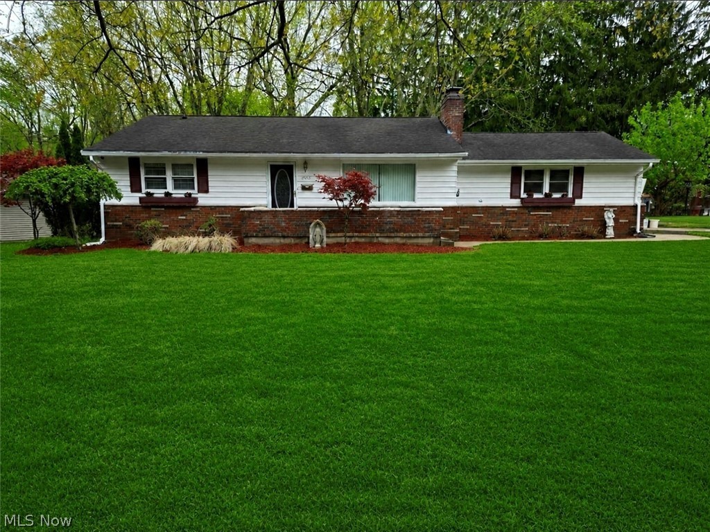 1702 Bears Den Road Youngstown OH 44511