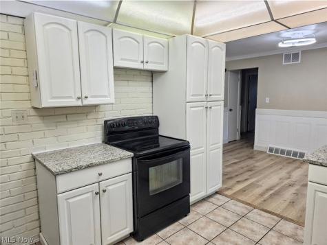 1702 Bears Den Road Youngstown OH 44511