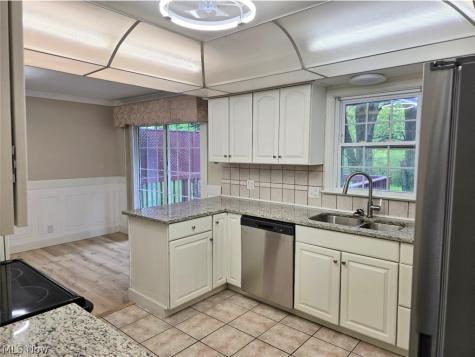 1702 Bears Den Road Youngstown OH 44511